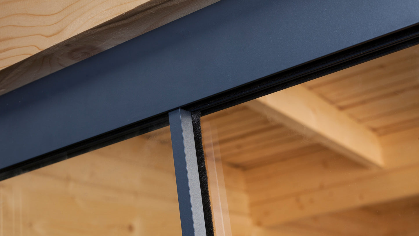 Tuinhuis met glazen wand Interflex G4434 – luxe buitenverblijf met extra ruimte